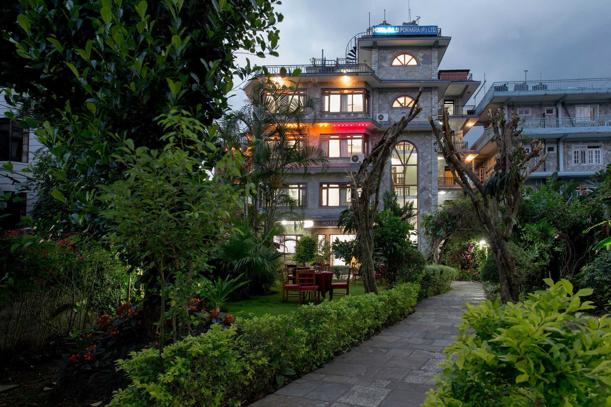 פוקהרה Hotel Tulsi מראה חיצוני תמונה